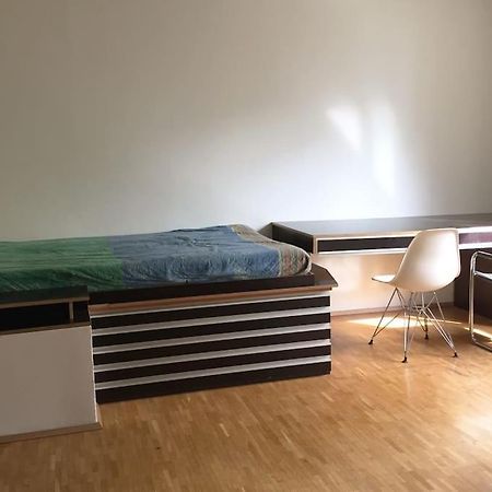 Room In Maisonette With Garden, Parking Place Wina Bagian luar foto