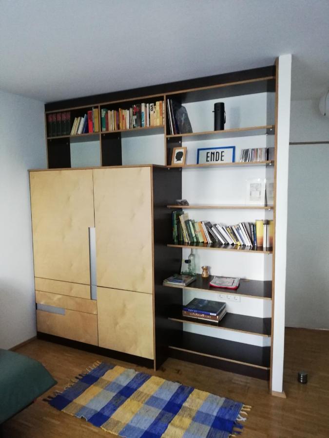 Room In Maisonette With Garden, Parking Place Wina Bagian luar foto